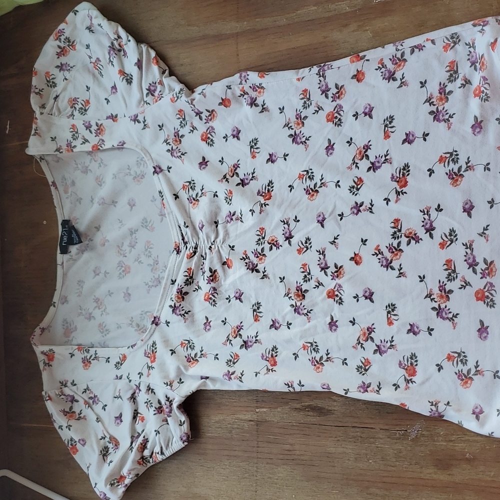 Cute floral top